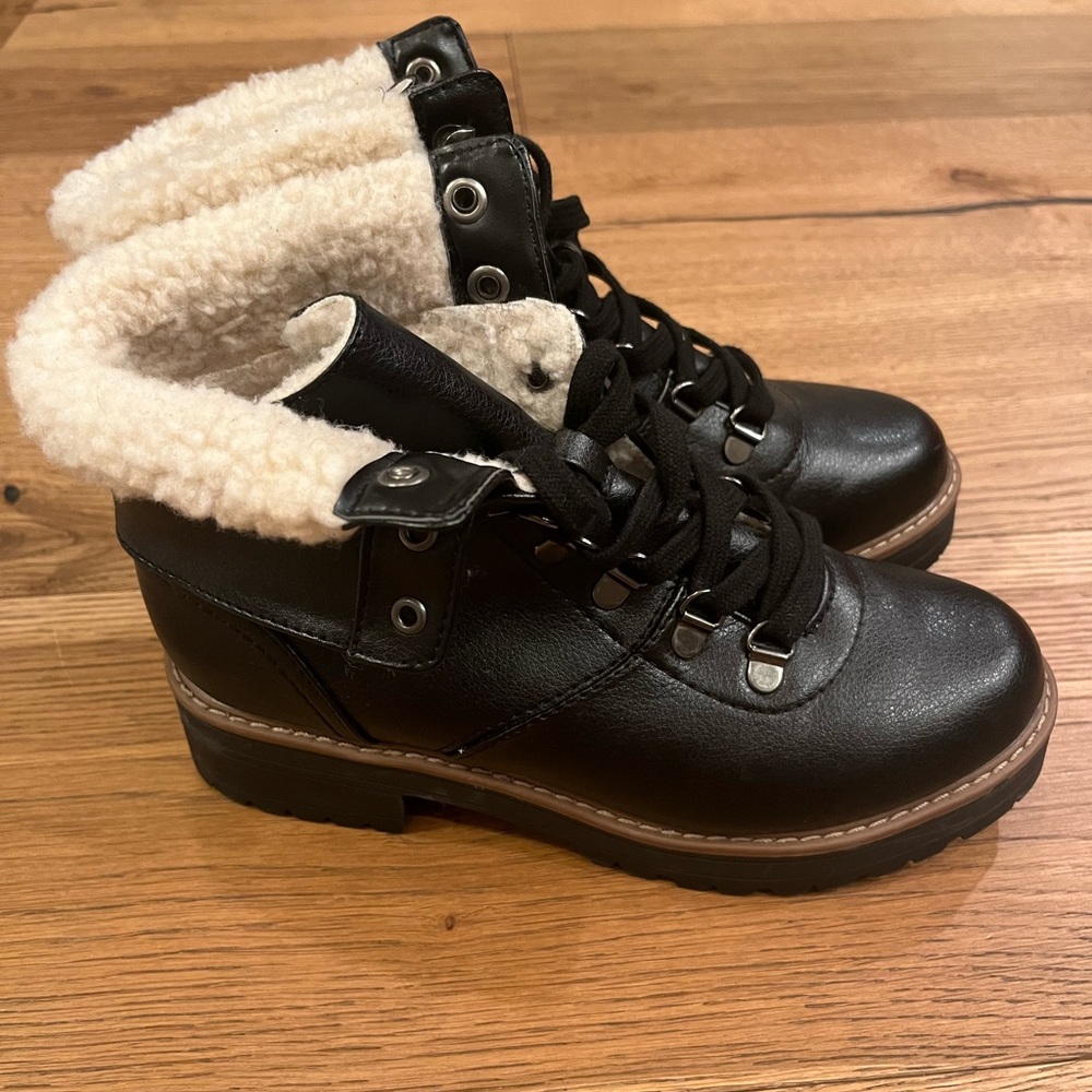 Universal Thread Winter Boots